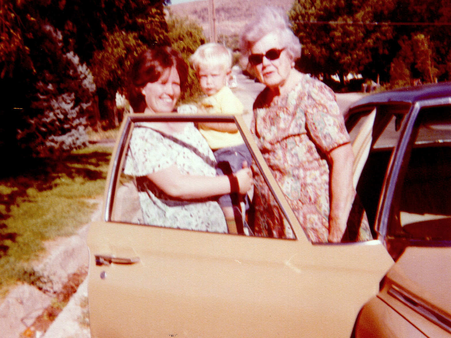 HALL_Linda_Derrick_Granny_Ann_Aug_1978_1k_ADJ_.jpg